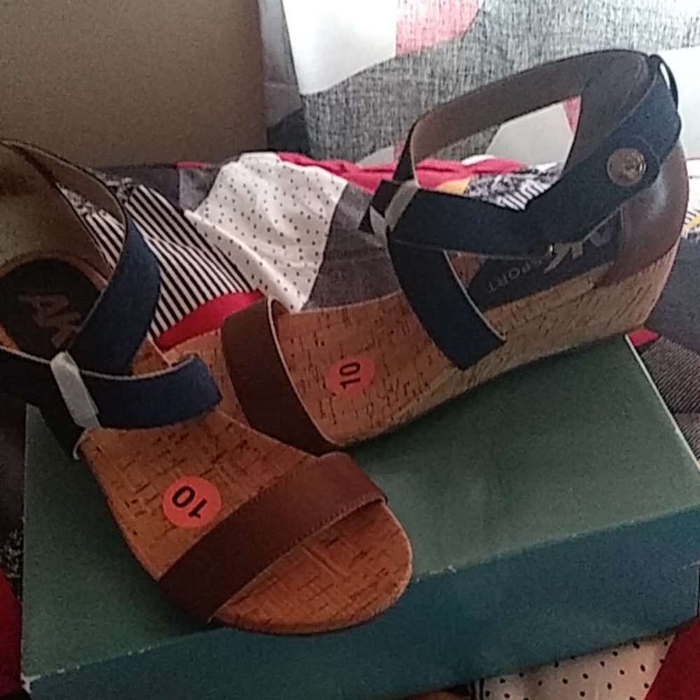Sandals shoes